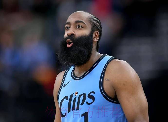 哈登32+4+10+4一战超奥尼尔，小卡单节爆砍19分，快船16连斩黄蜂