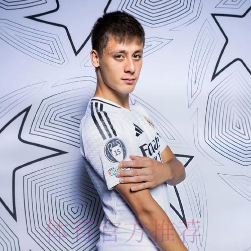 官方:居莱尔被票选为皇马10月最佳球员 官方:居莱尔被票选为皇马10月最佳球员